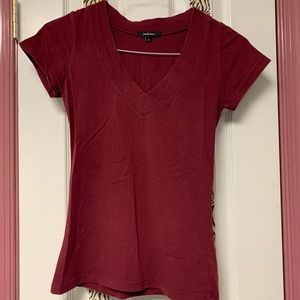 🎁 5 for $20 Red v neck shirt